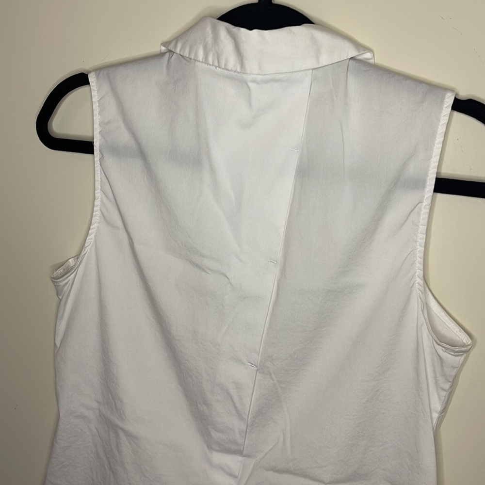 Sleeveless button down blouse - Picture 6 of 8